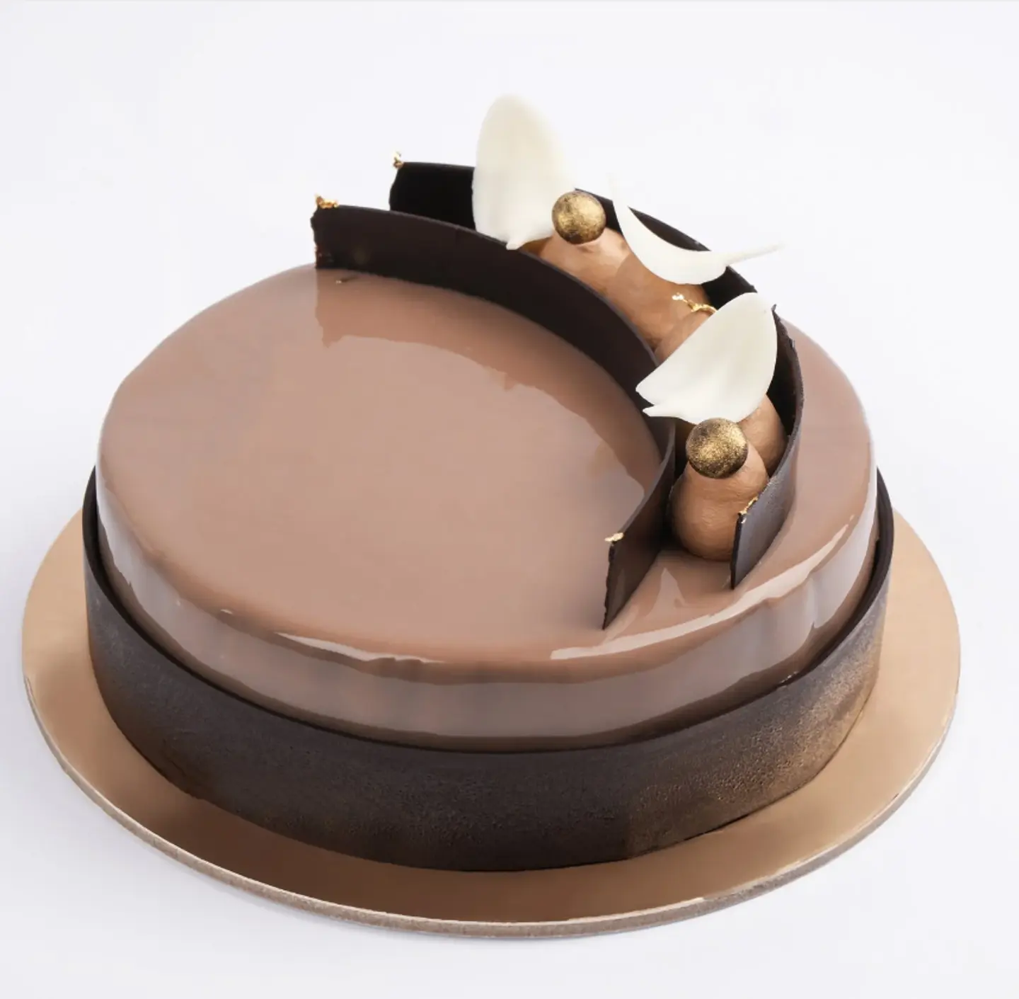 Luxurious Caramel Gold Fudge Cake