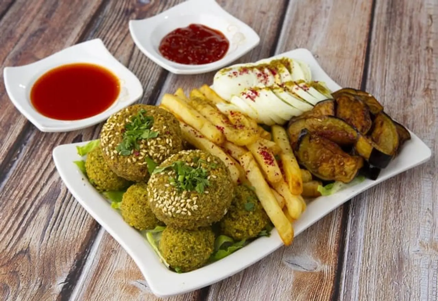 Sahn Falafil Mushkil Mae Albayd