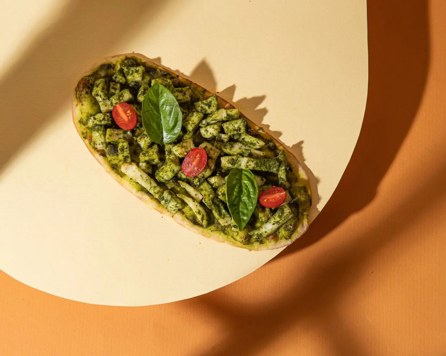 حلوم بالبيستو