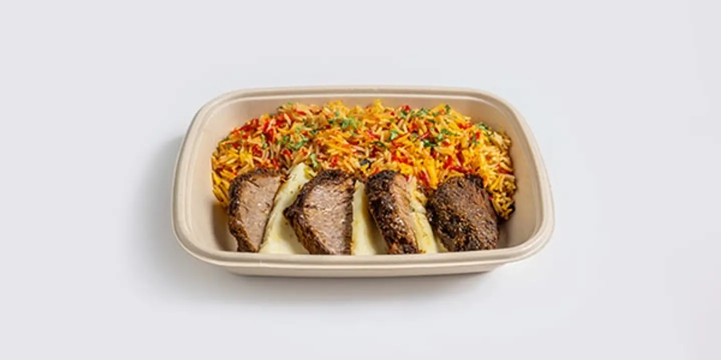 ستيك مشوي مع حلومي