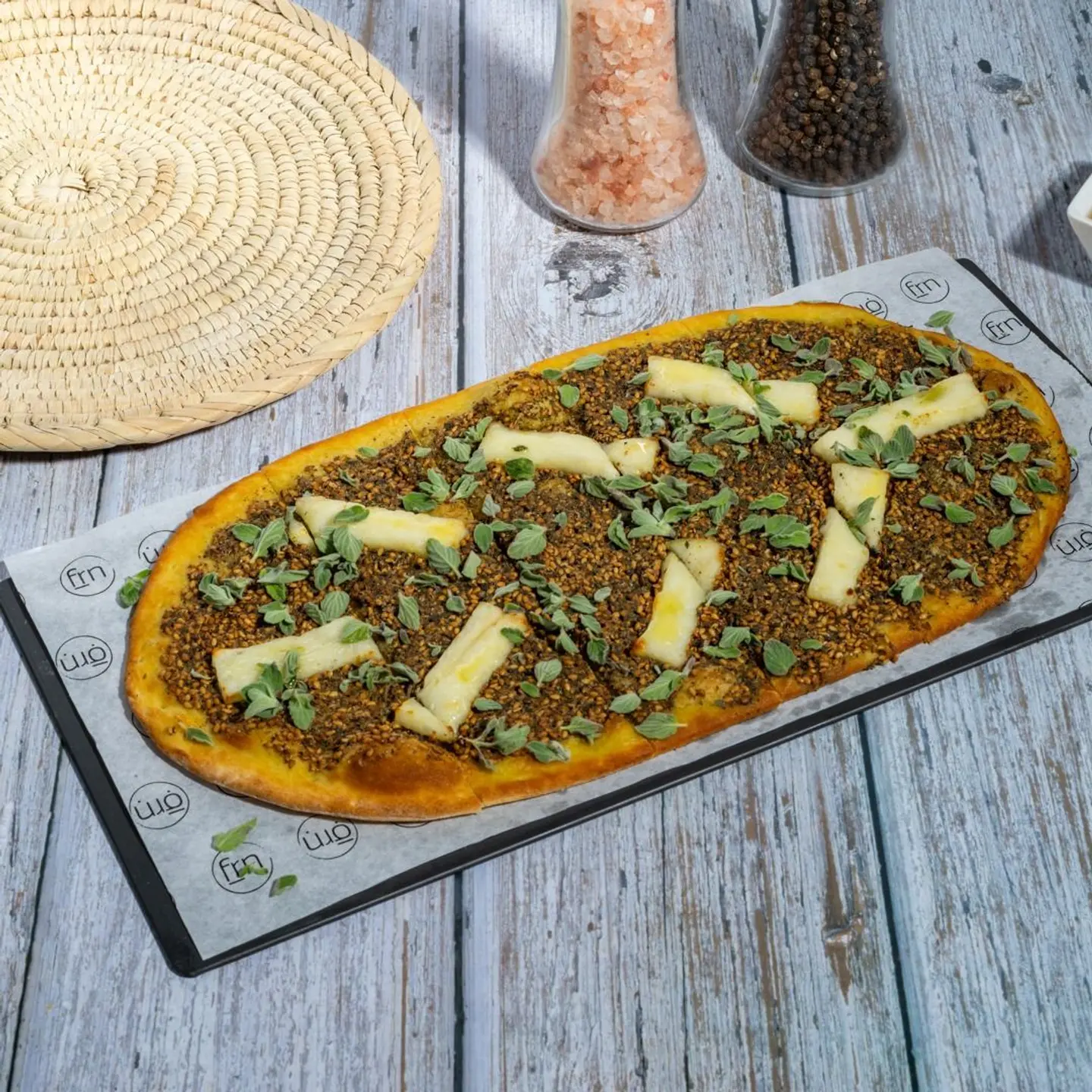 زعتر مع حلوم