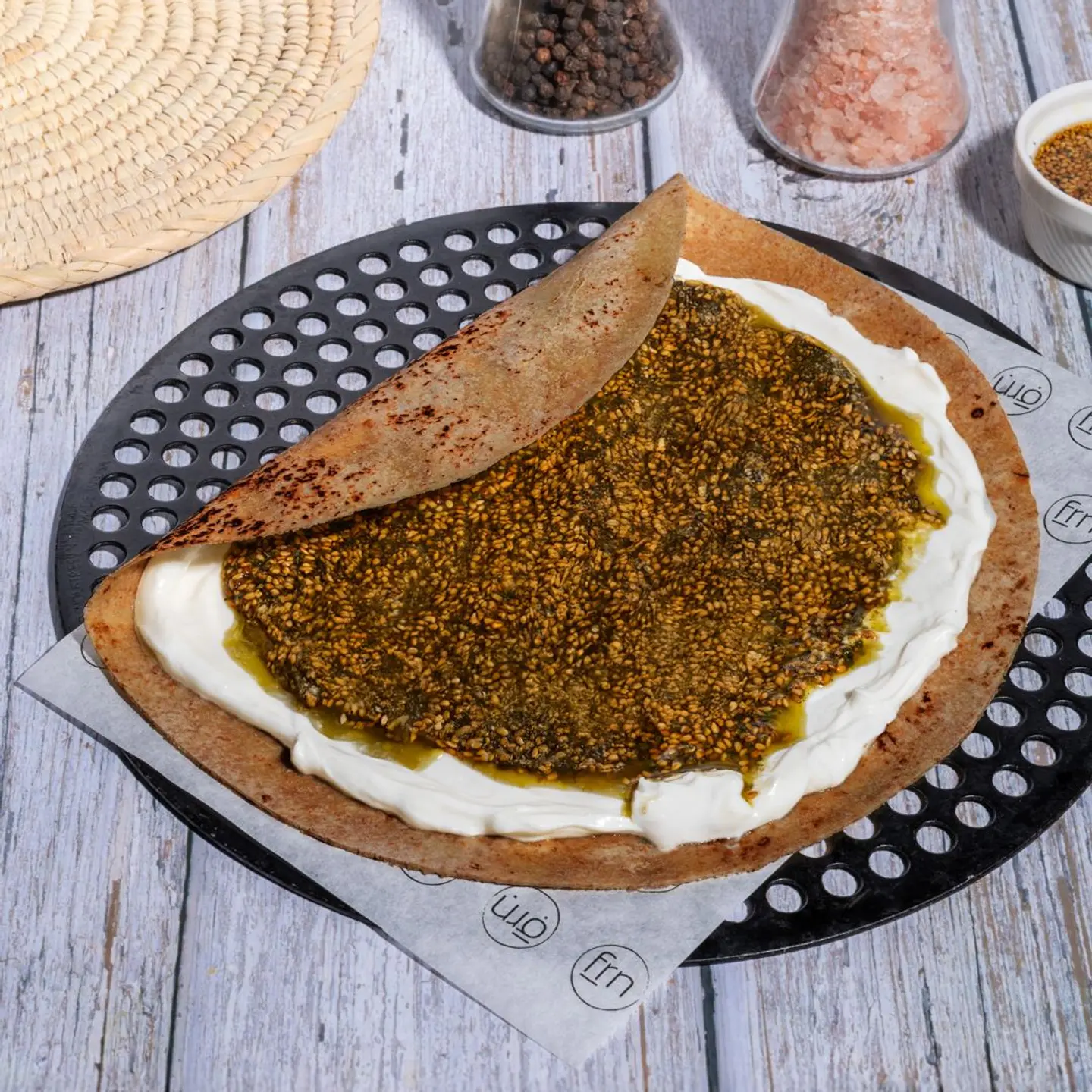 صاج لبنة وزعتر