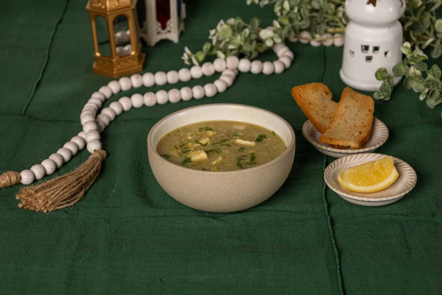 شوربة دجاج مع الفريكة