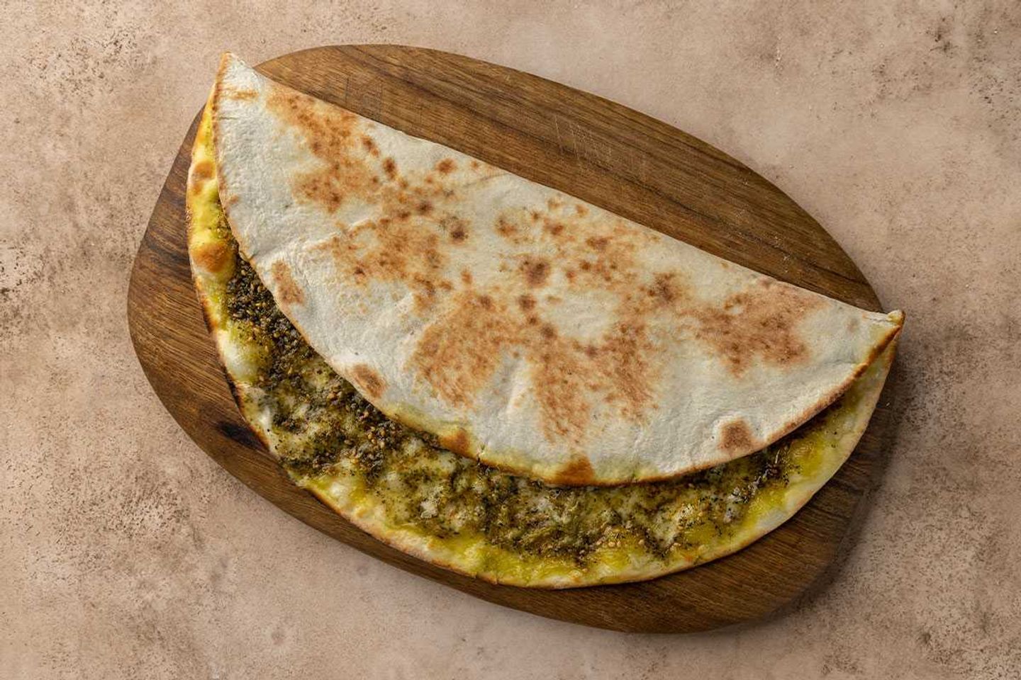 منقوشة جبنة و زعتر