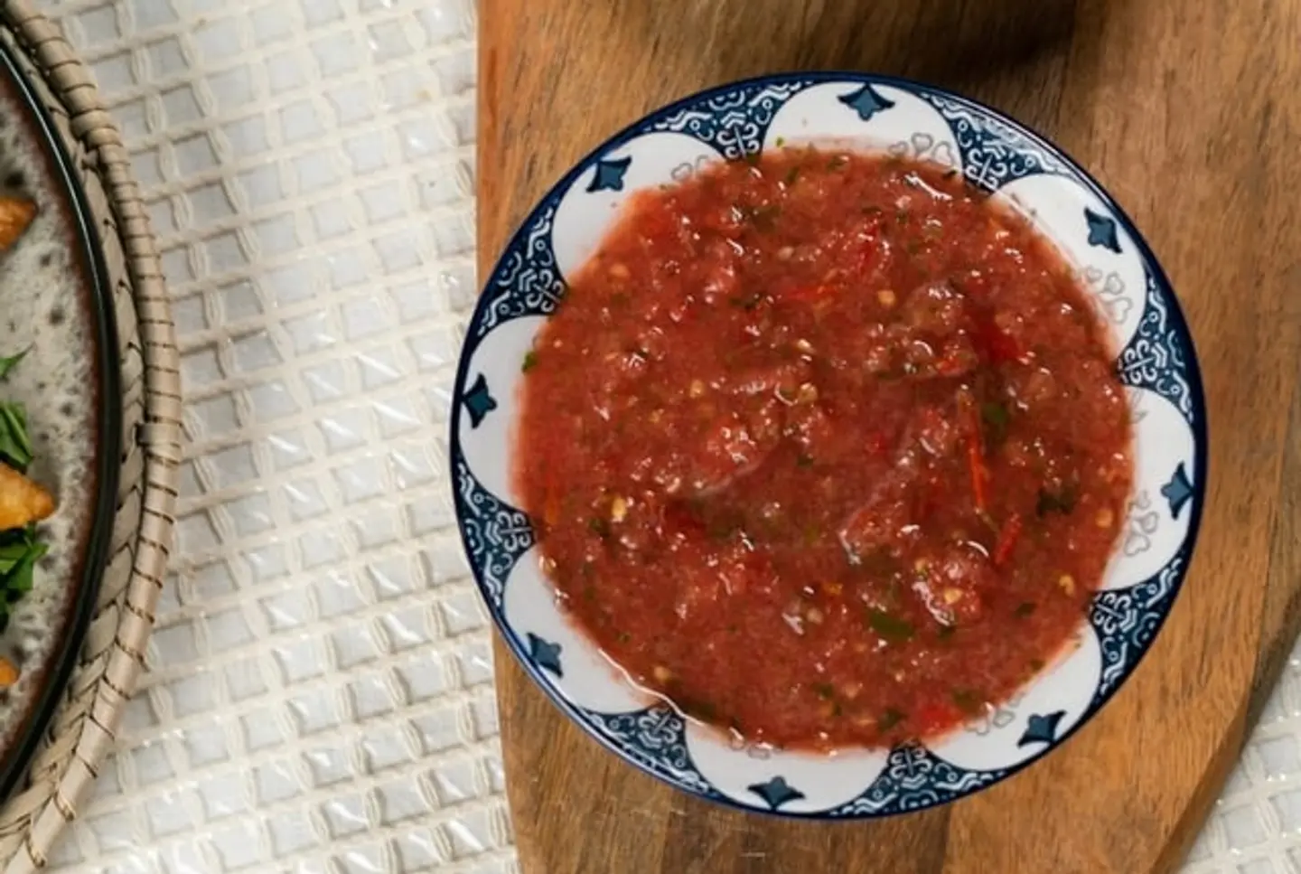 دقوس عدني حار