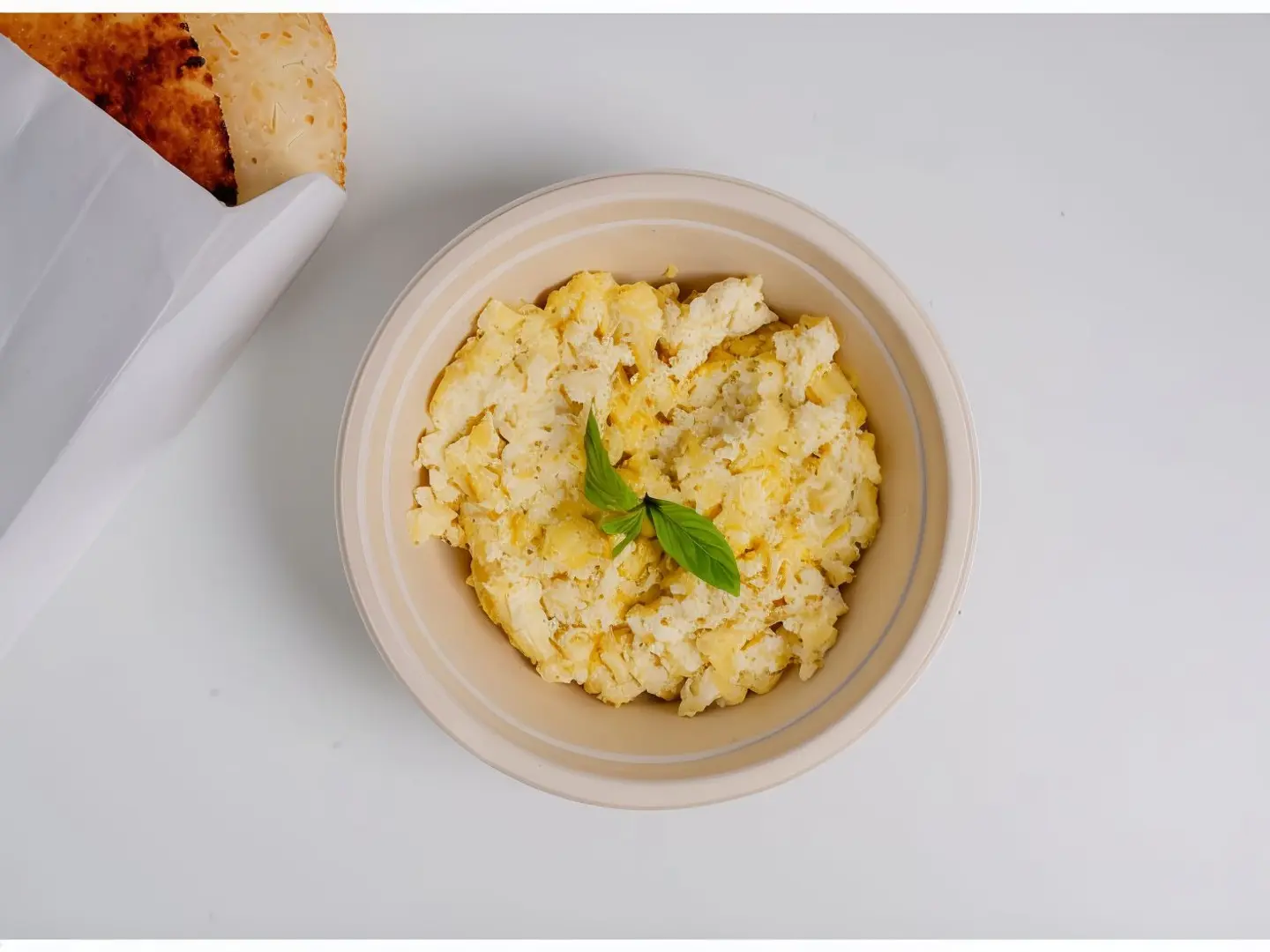 بيض بالجبنة كاسة