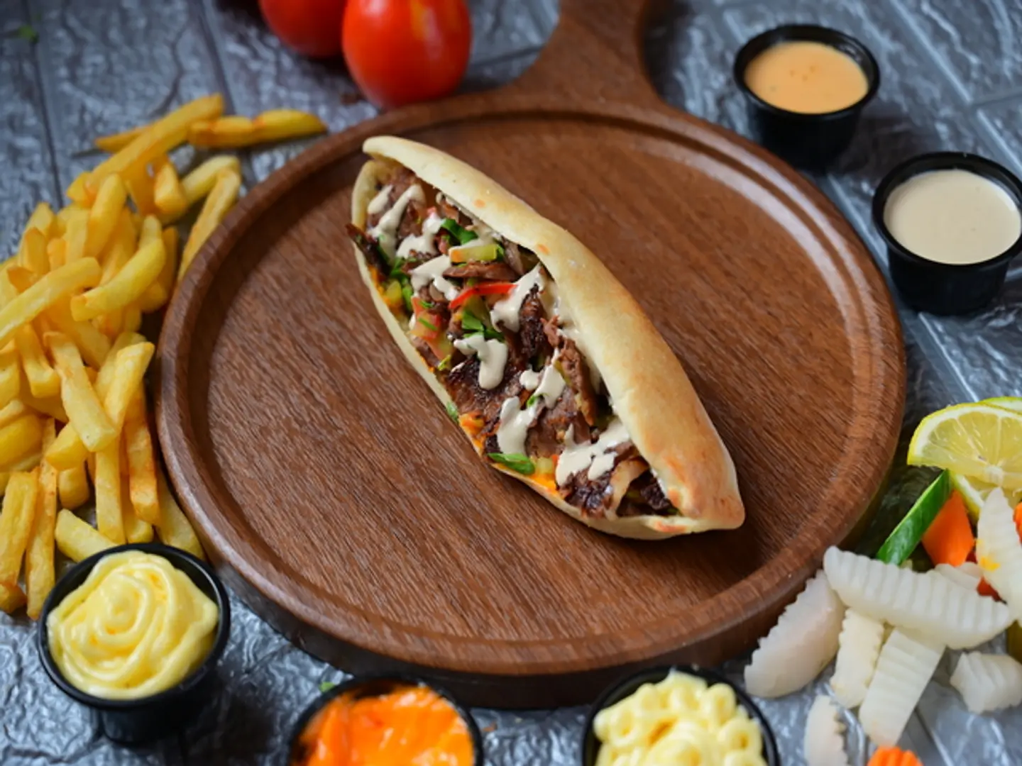 شاورما مفطح لحم الضيعة