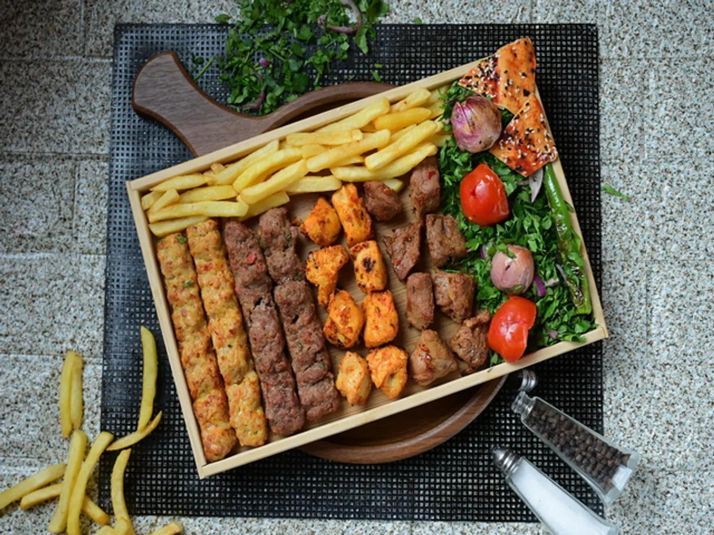 مشكل مشاوي ٨ سيخ