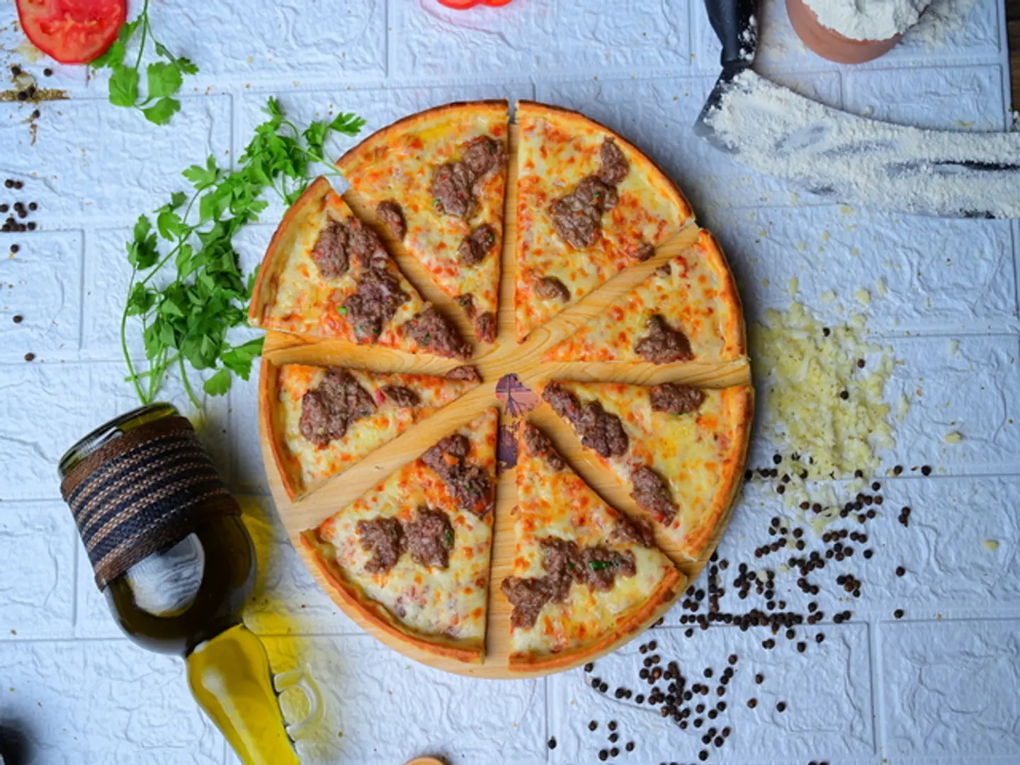 بيتزا لحم صغير