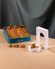 بقلاوة بالكاجو والشوكولاتة وسط