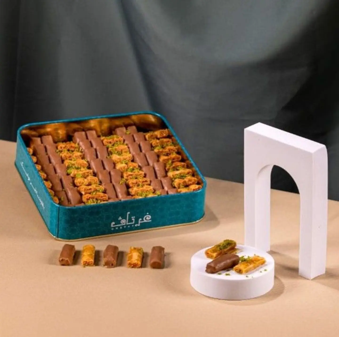 بقلاوة بالكاجو والشوكلاتة وسط