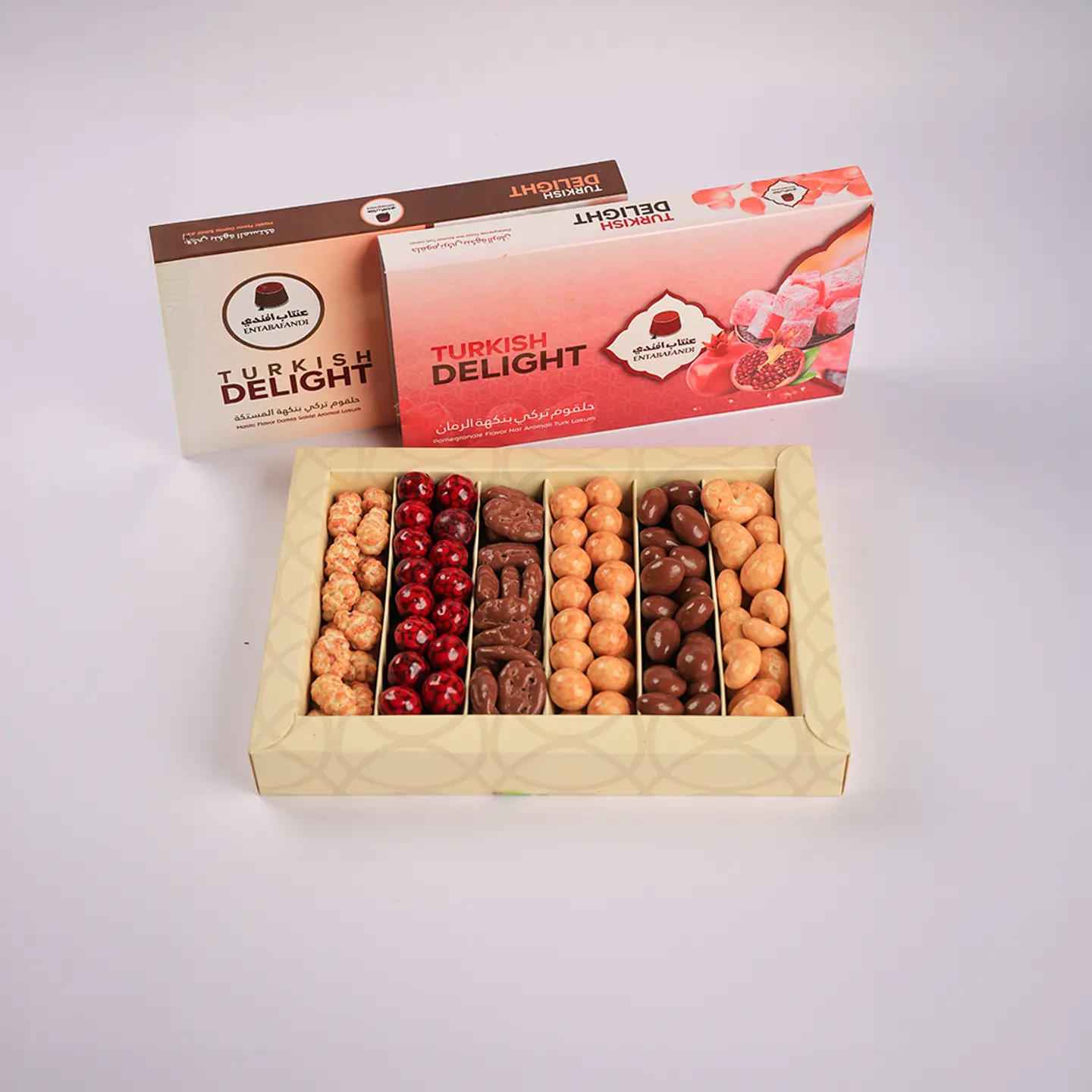 عرض بوكس ملبسات كبير مع علبتين حلقوم سادة