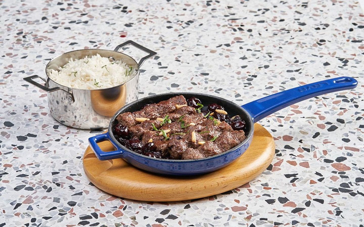 كباب بالكرز مع الأرز