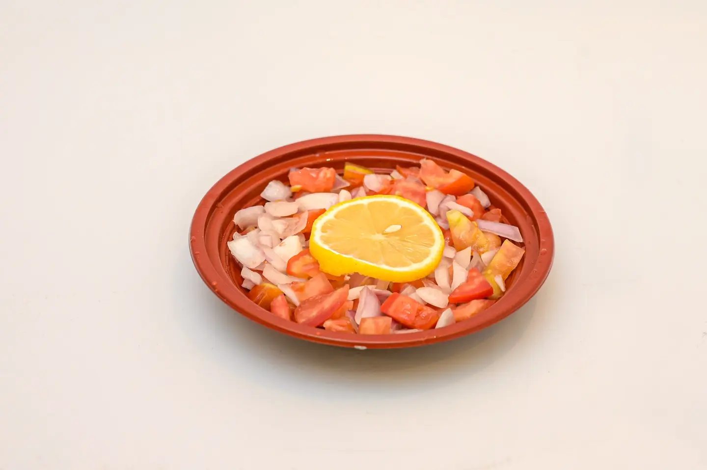 سلطة طماطم وبصل