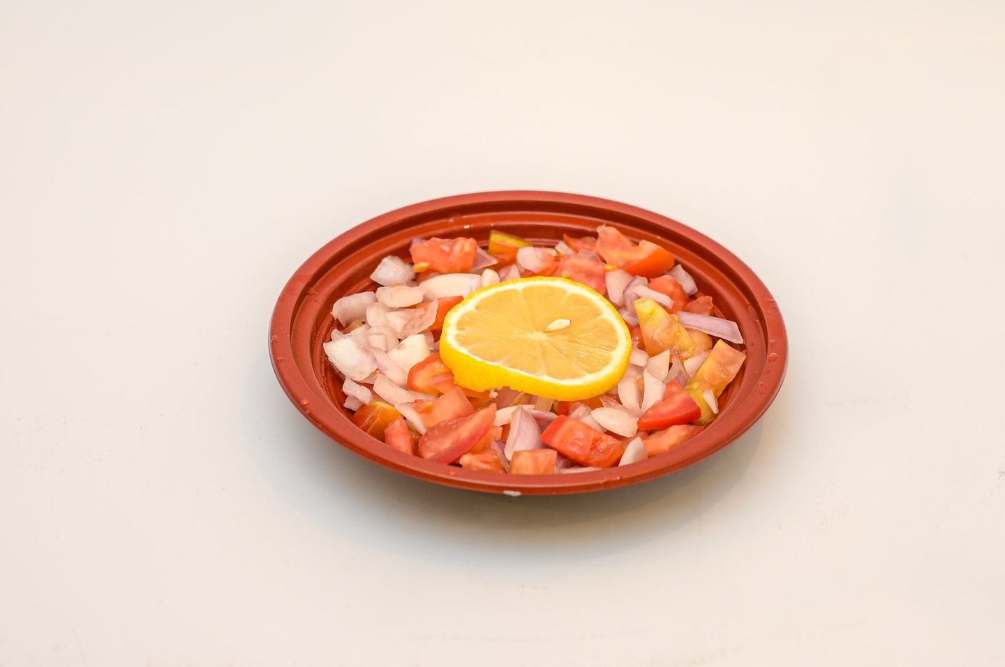 سلطة طماطم وبصل