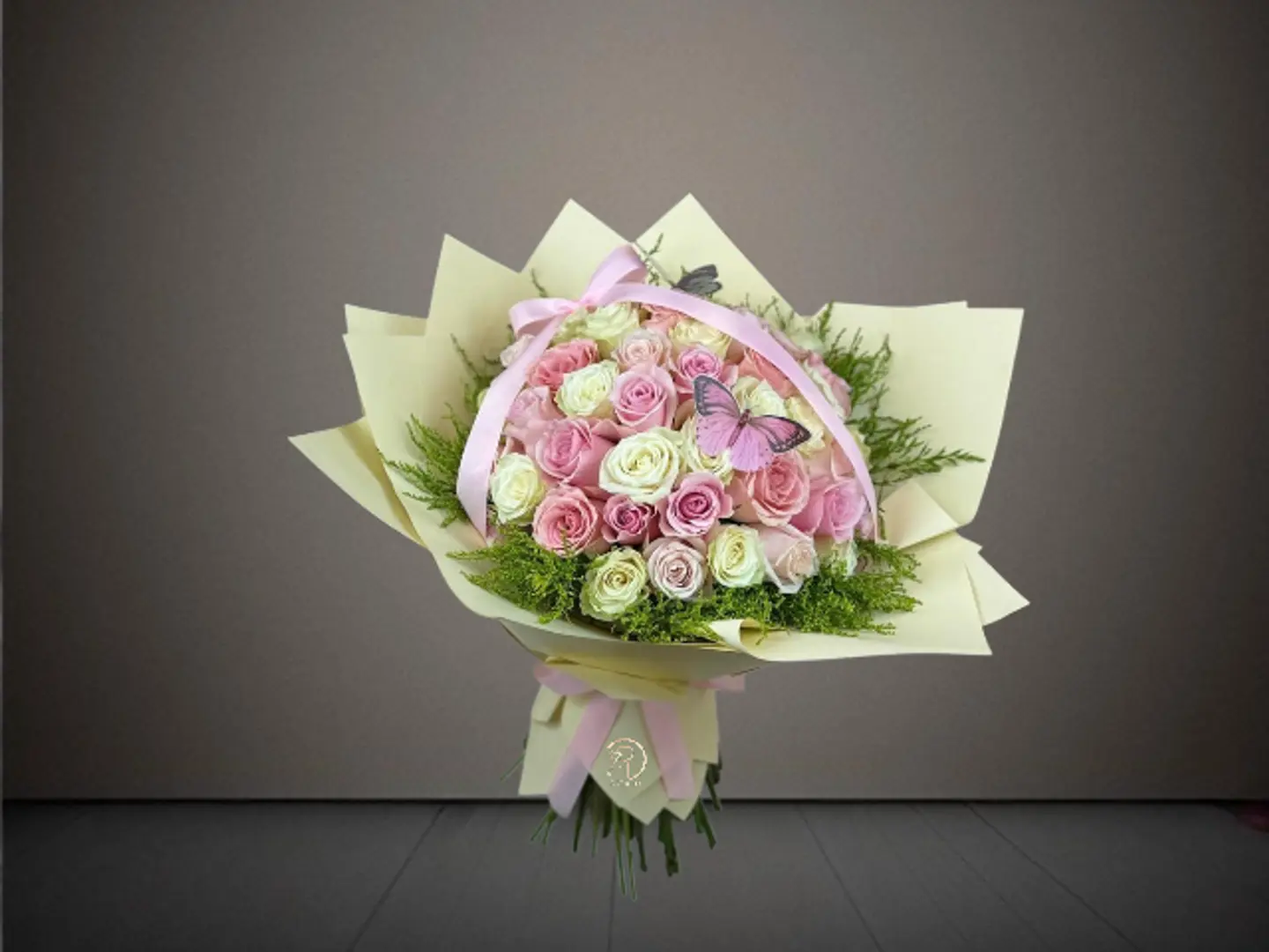 Enchanting Roses Touch