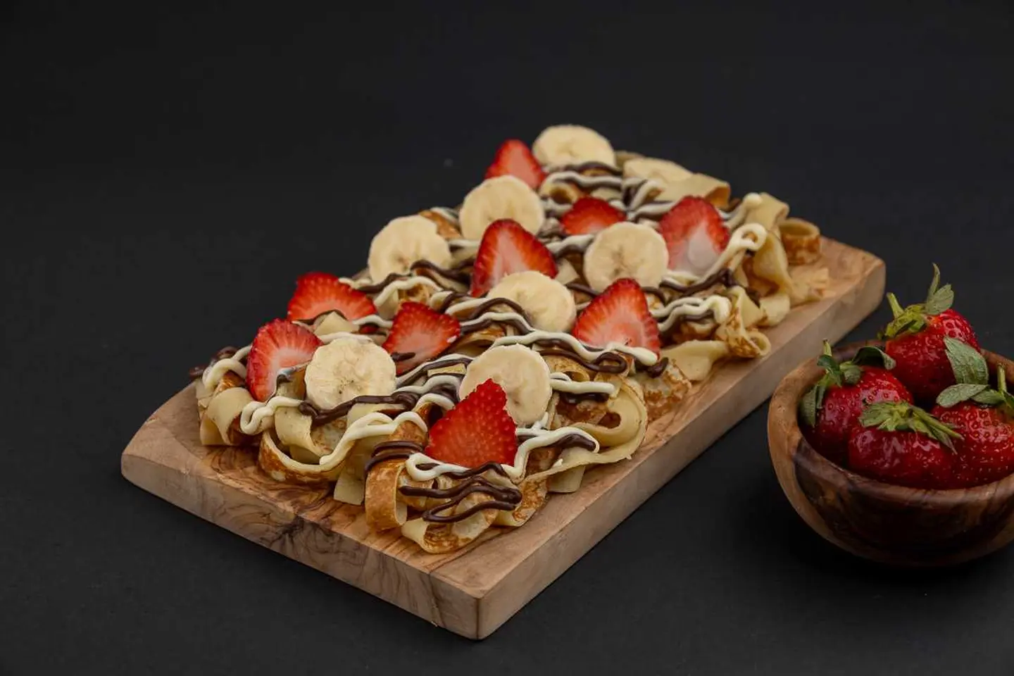 كريب فوتشينّي بالفراولة والموز