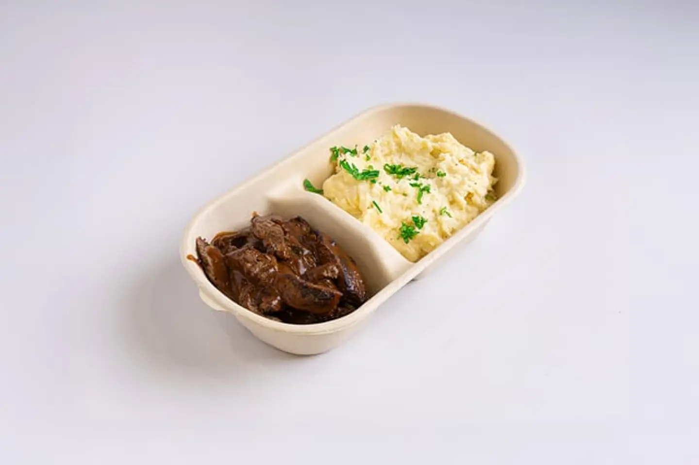 تندرلوين ستيك لحم مع بطاطس مهروس