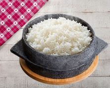 أرز أبيض مطبوخ على البخار