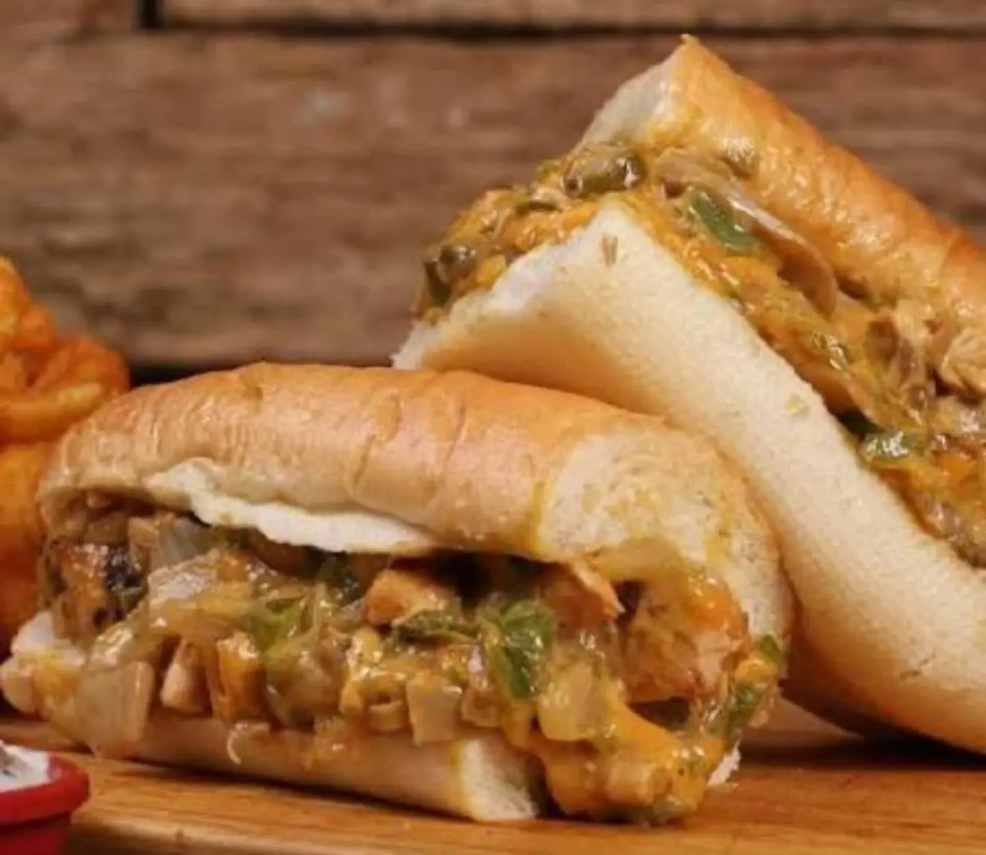 Chicken Sandwich With Fries And Kinza