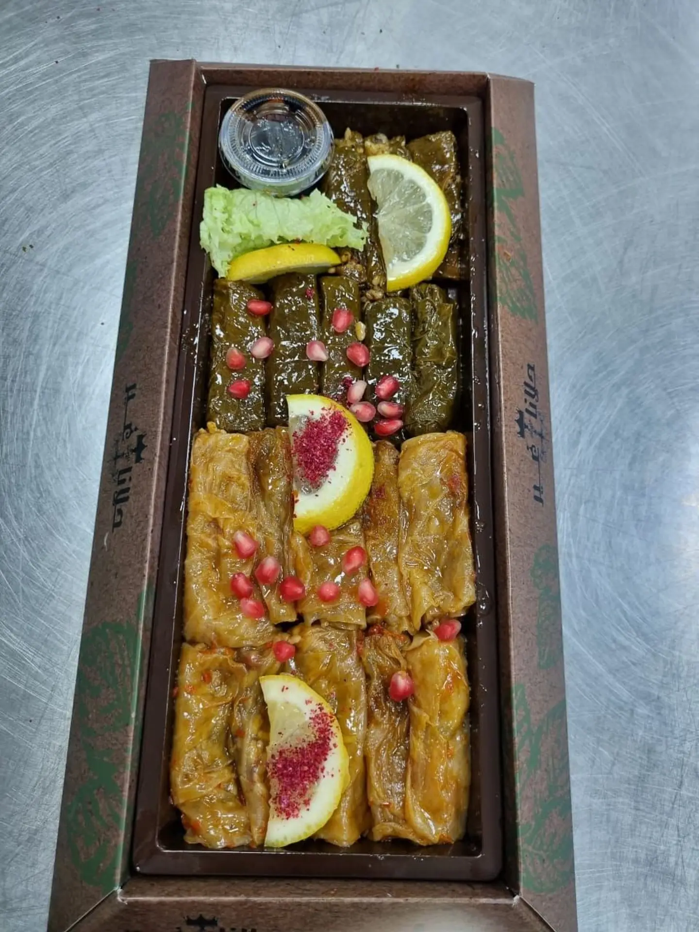 ورق عنب مع ملفوف وسط