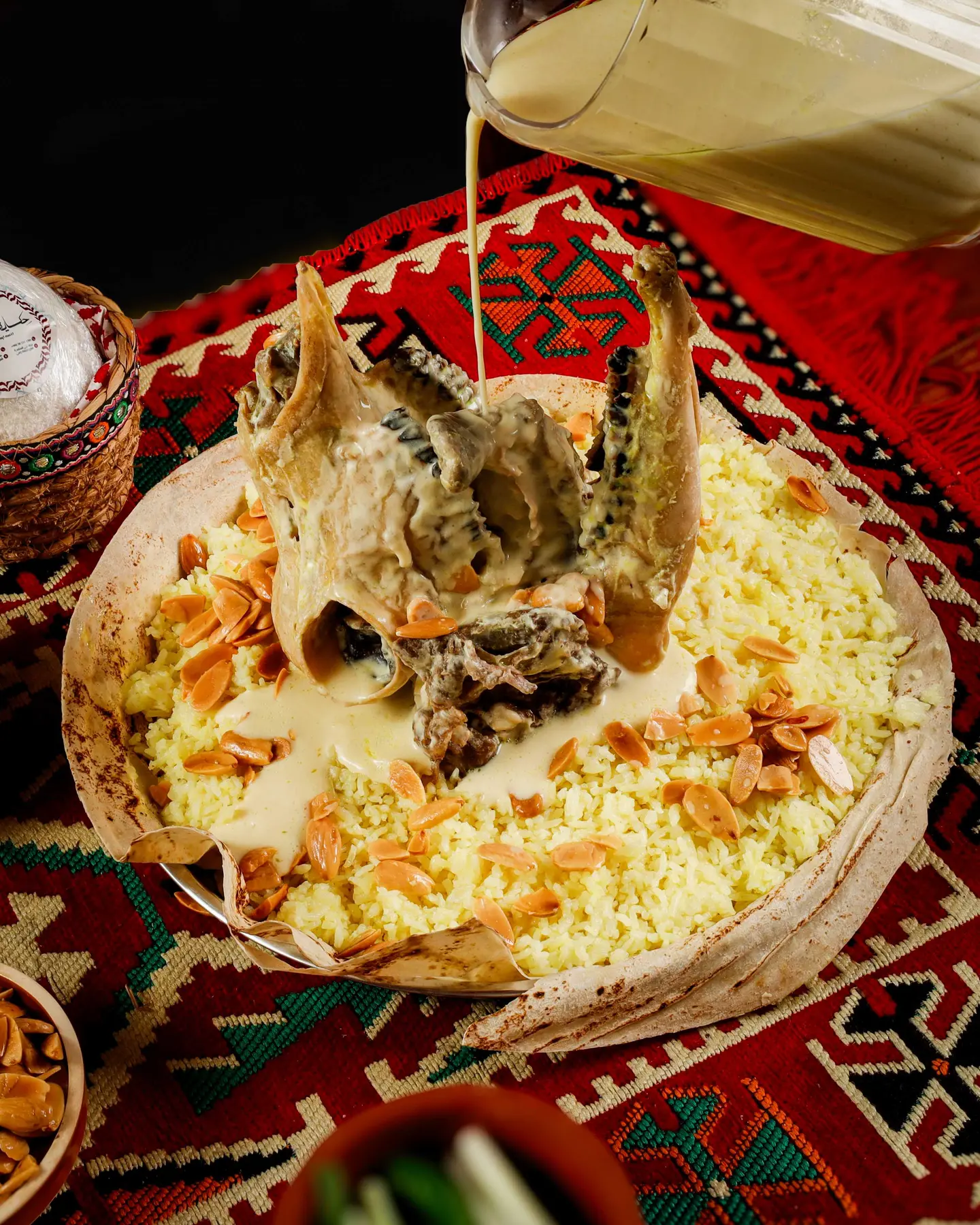 راس مع لبن و ارز منسف