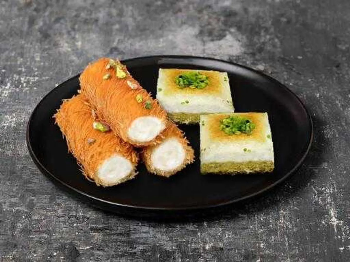 Mabroma & Royal Basbousa