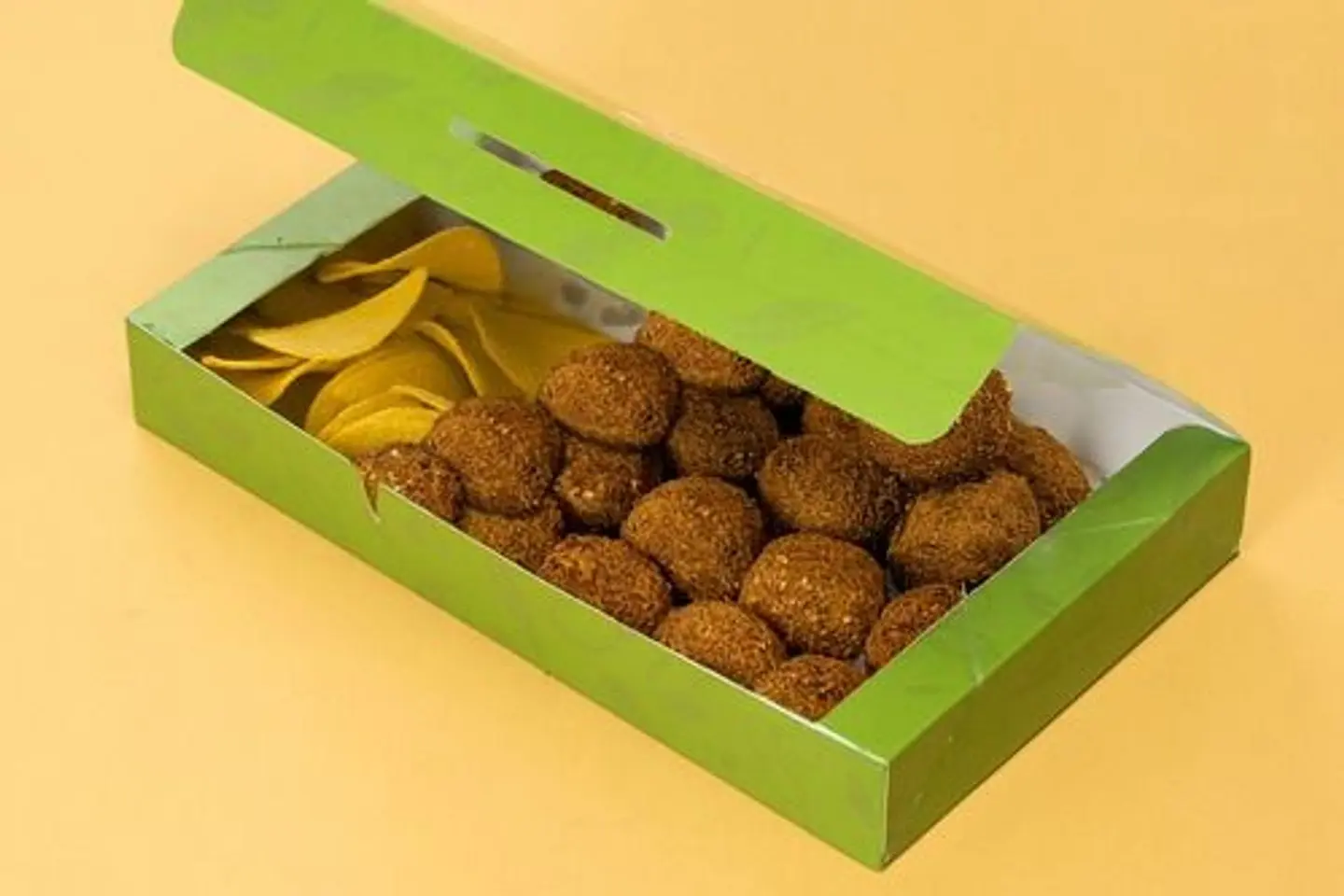 فلافل وشيبس كبير