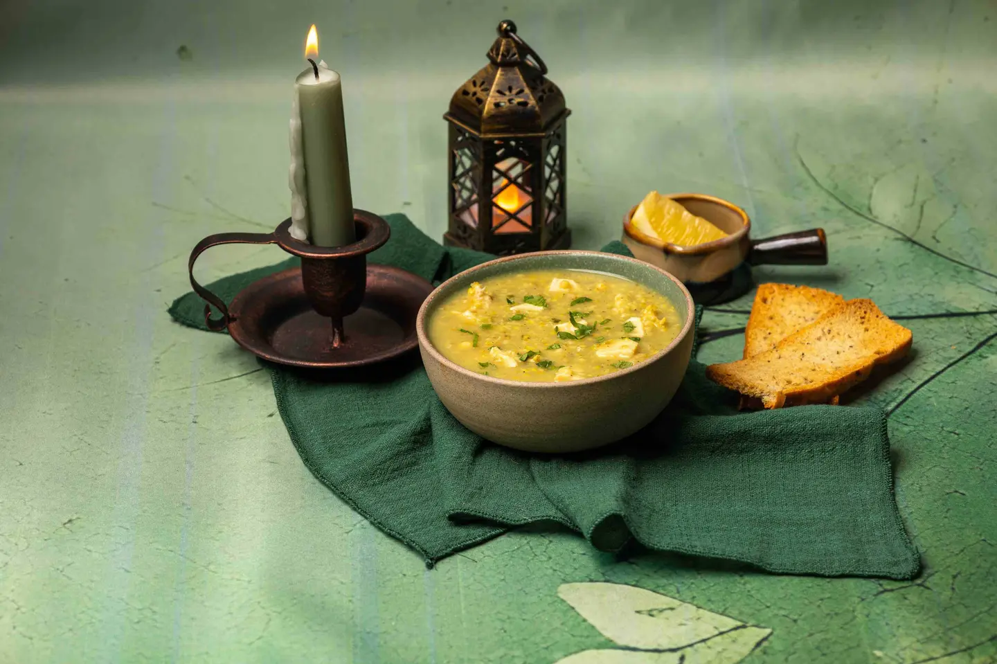 شوربة دجاج مع الفريكة