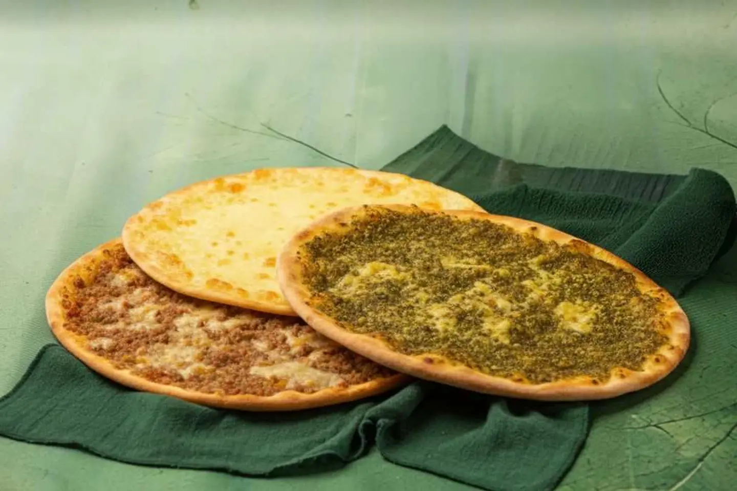 بوكس مناقيش لـ ٣ أشخاص