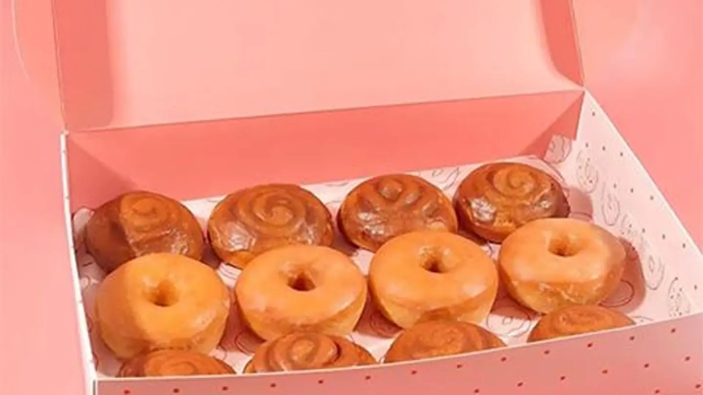 Box 12 Pcs Mix Cinnamon And Donuts