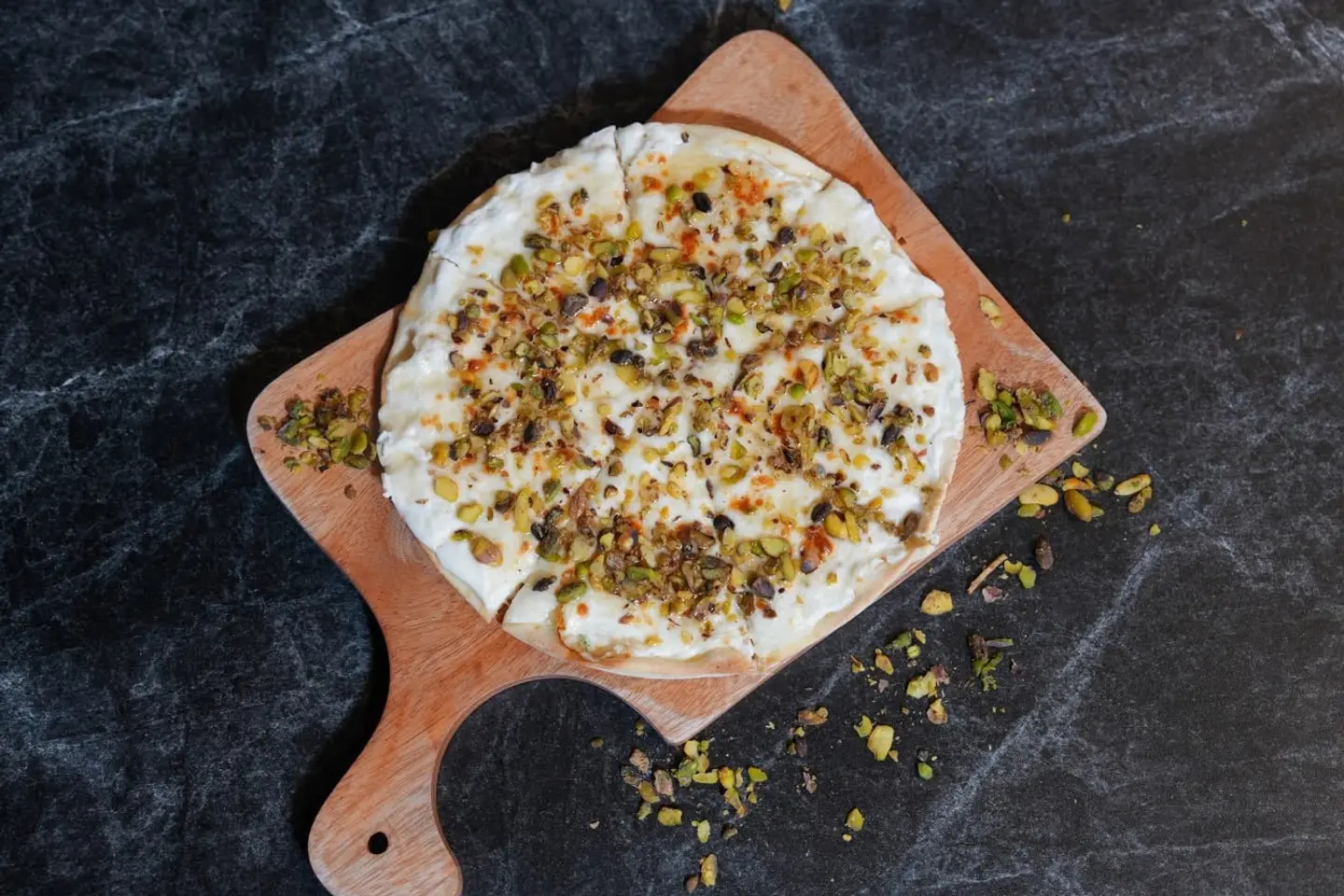 Rounded Cream With Nuts Pie