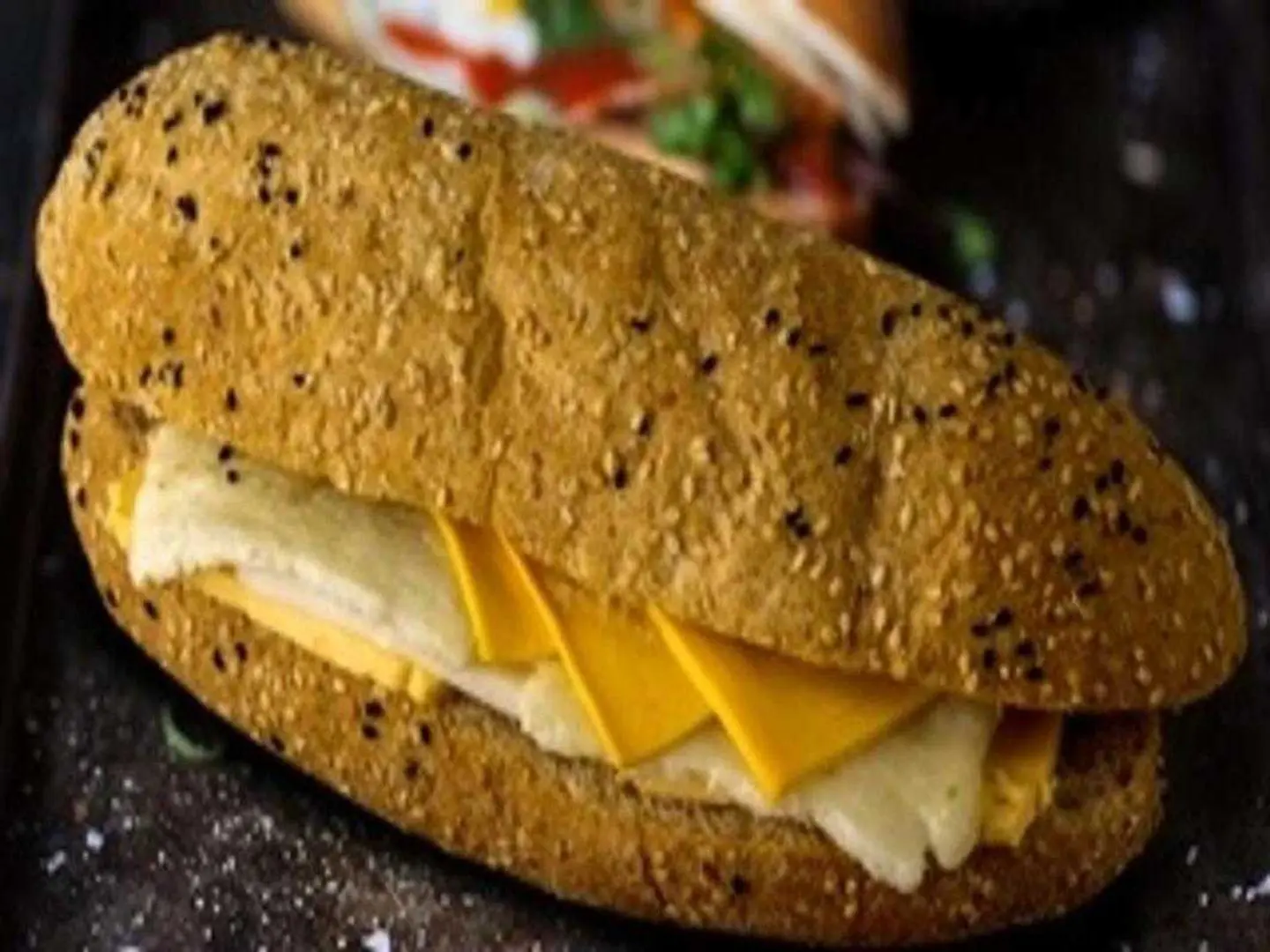 اربعة اجبان الرغيف الفرنسي الاسمر