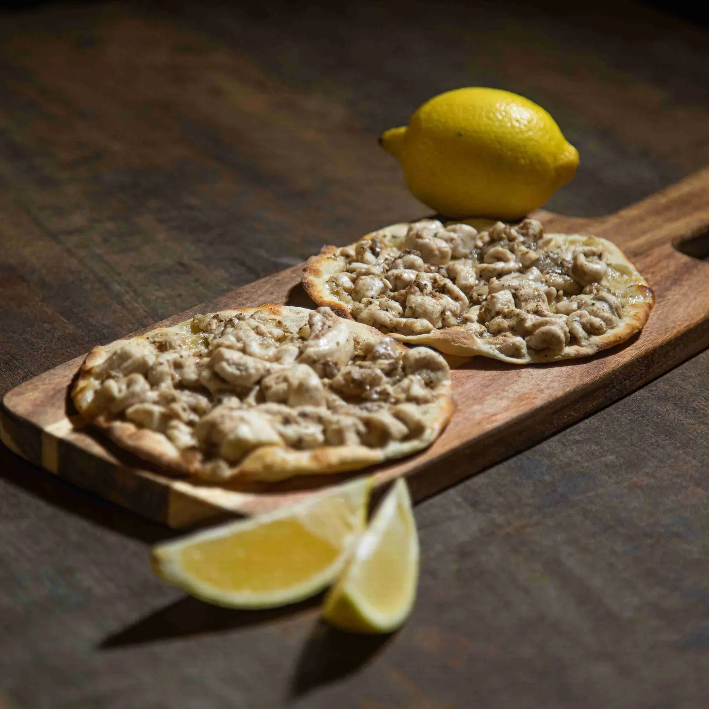 سلاسل علي عجين ثلاثة حبة