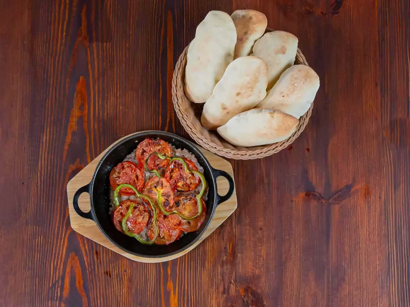 Oven Grilled Meat With Tomatos