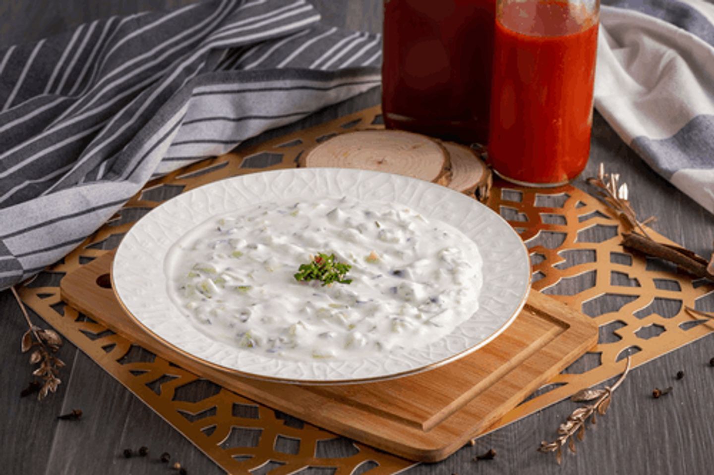 سلطة لبن كبير
