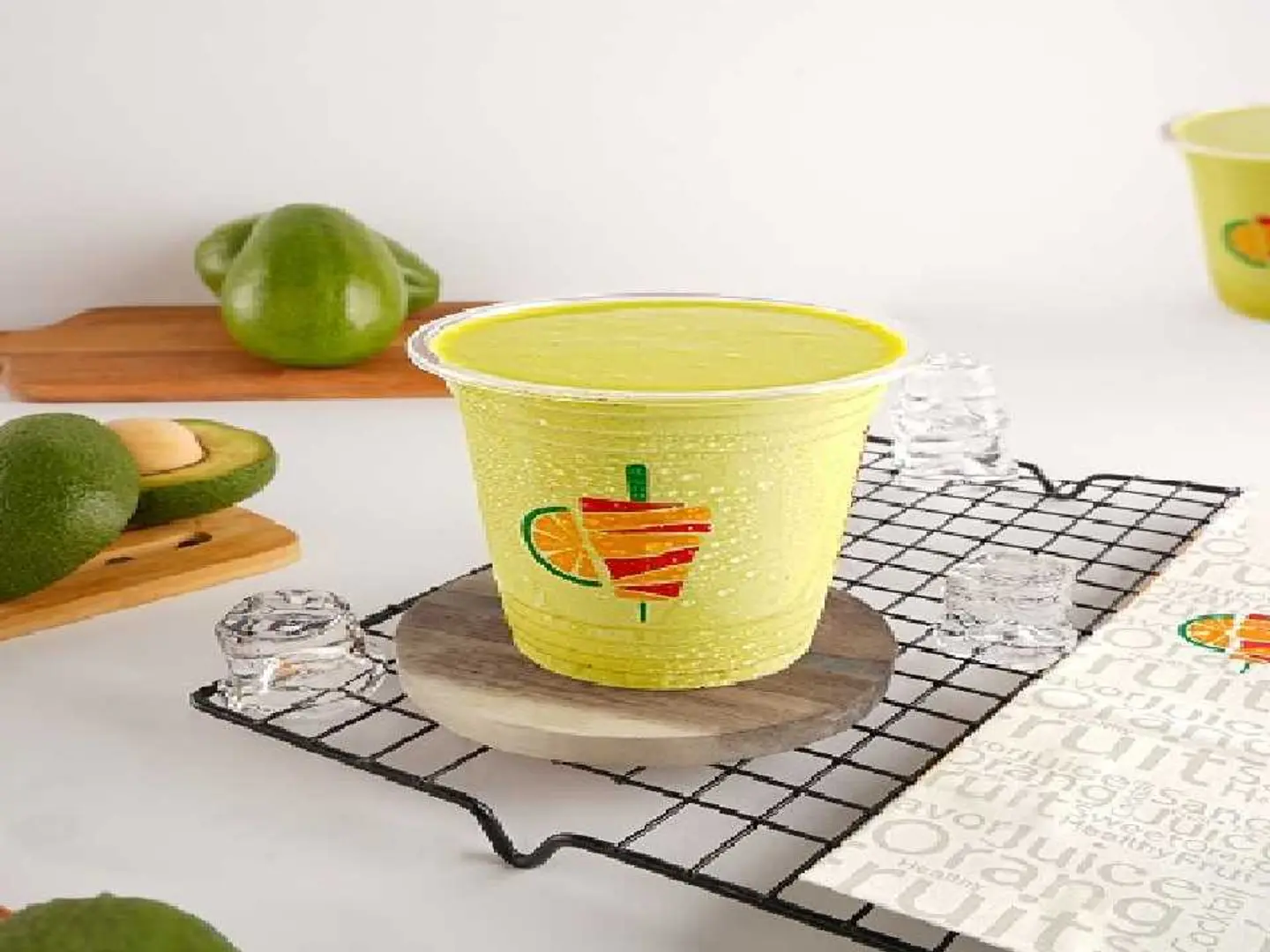 عصير افوكادو وسط