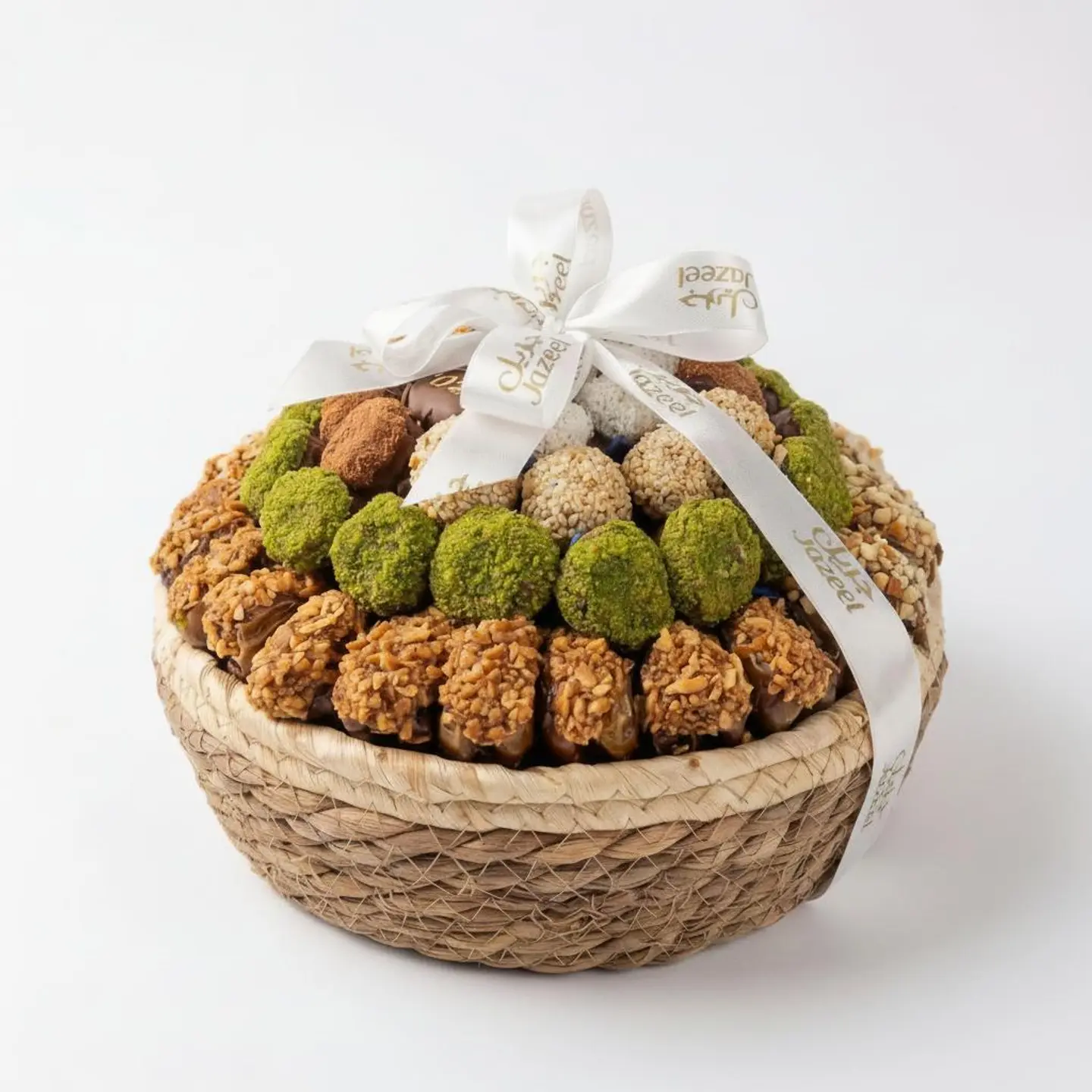 Wicker Basket Of Stuffed Dates 950g