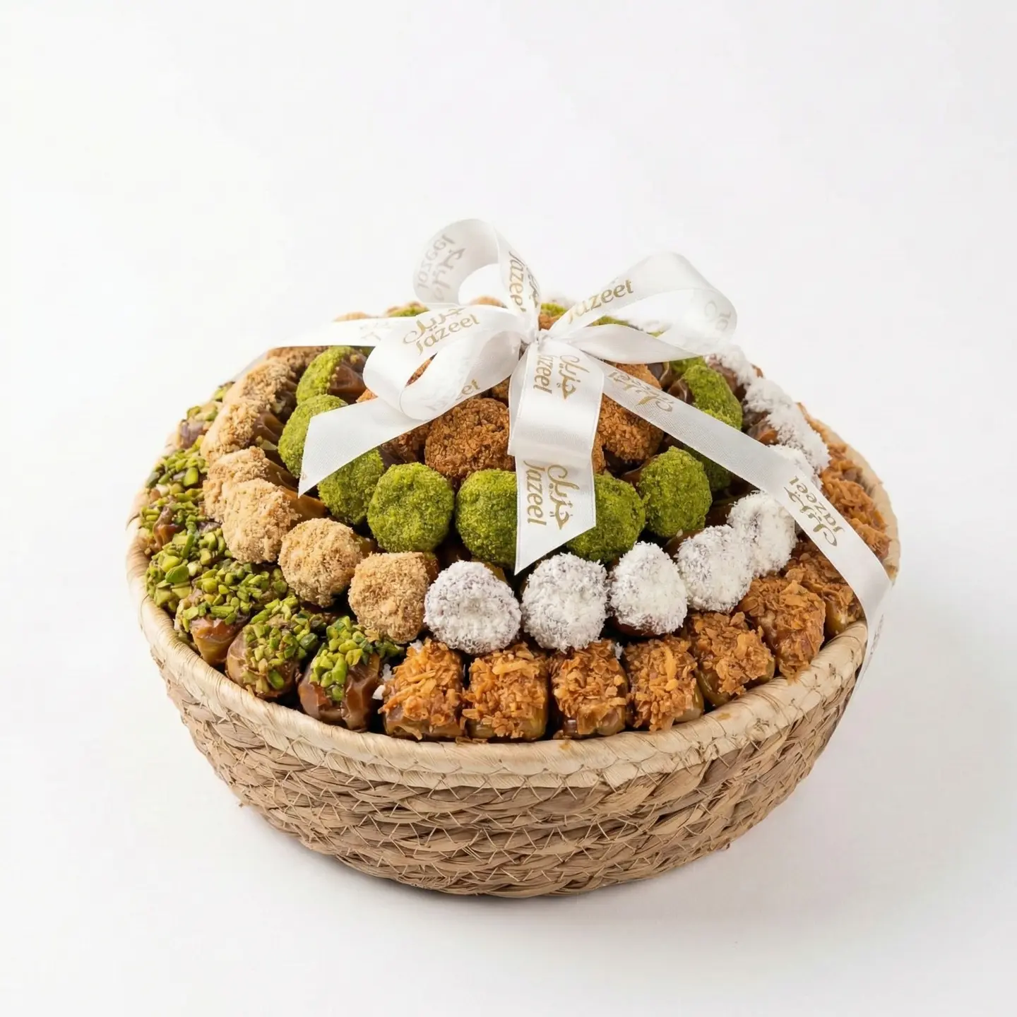 Wicker Basket Of Stuffed Dates 1150g