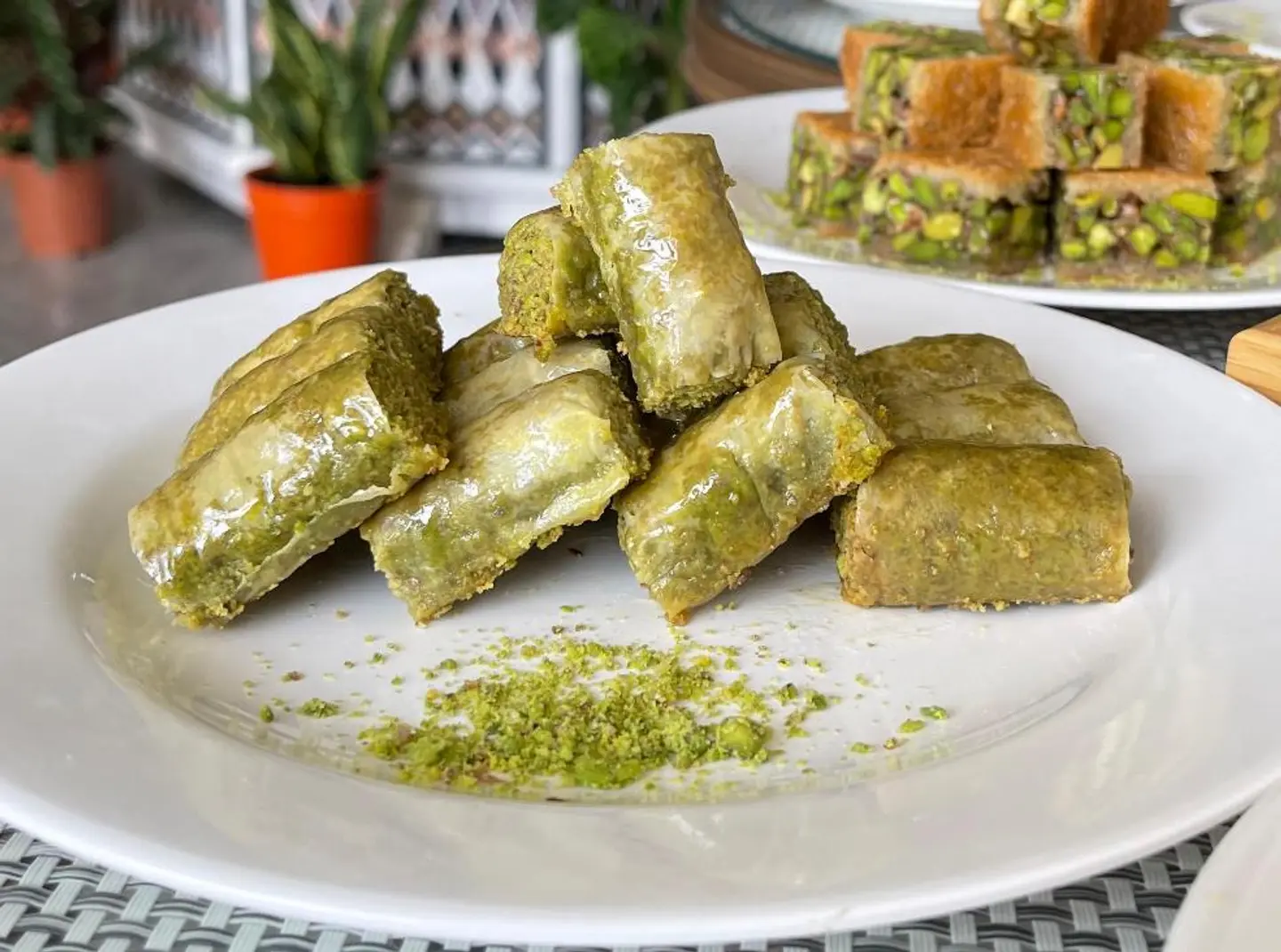 أصابع تركية بالفستق الحلبي نص كيلو