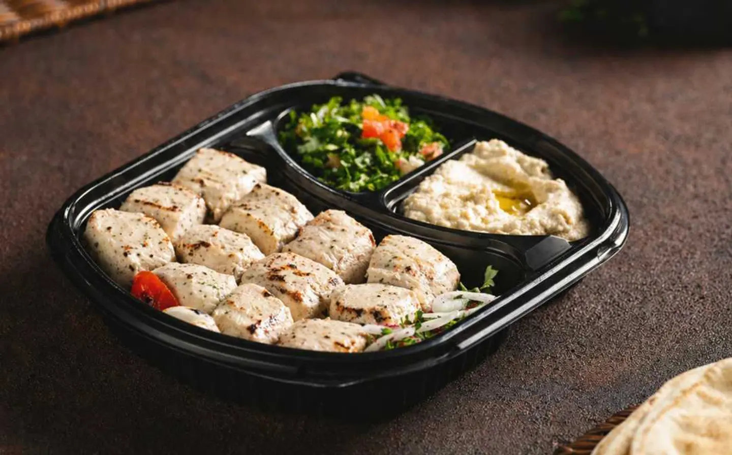 وجبة شيش طاووق لبناني