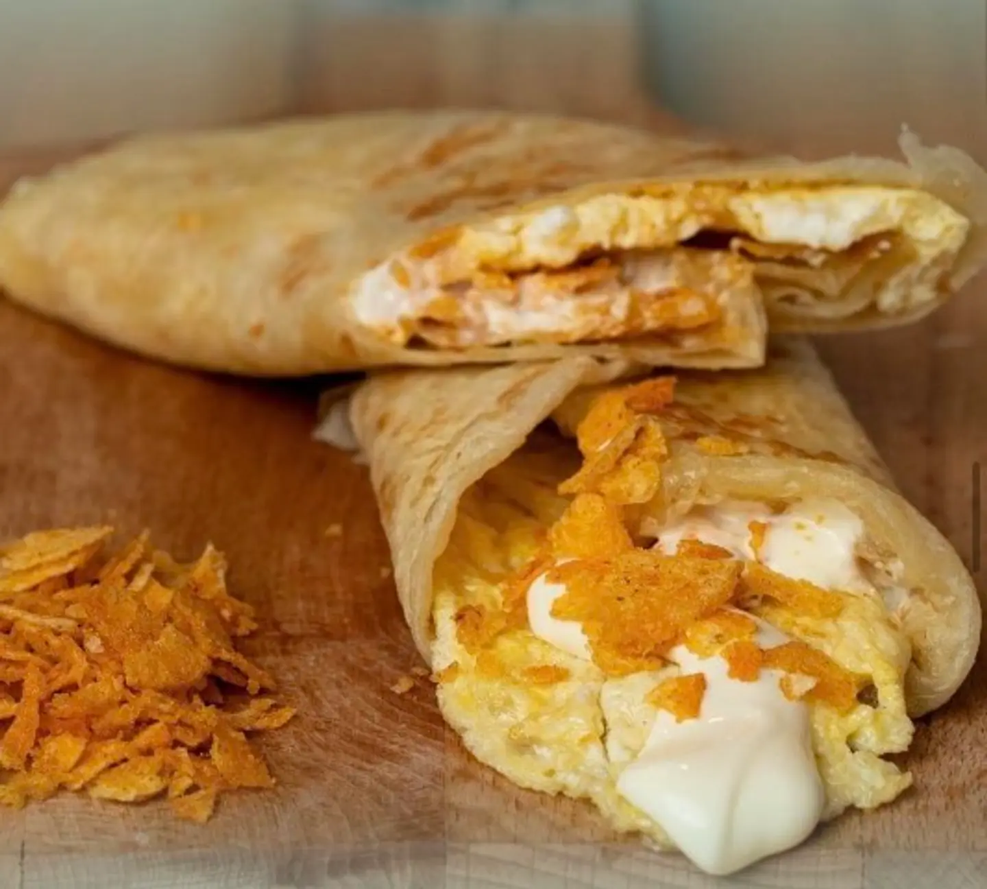 Eggs Cheese And Oman Chips