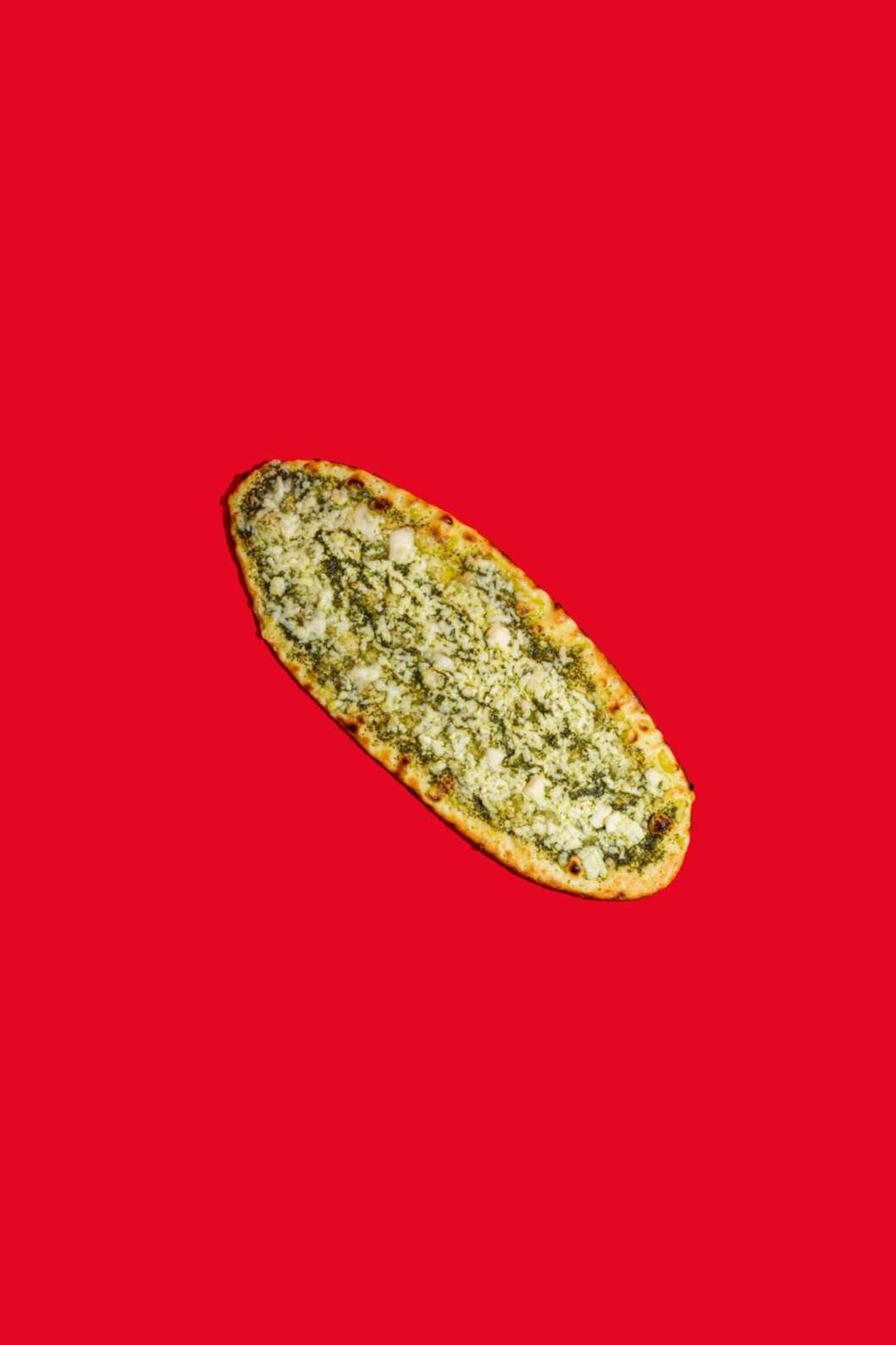 فطيرة حلوم بيستو