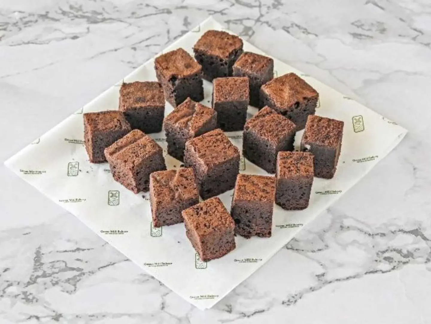 مكعبات البراونيز