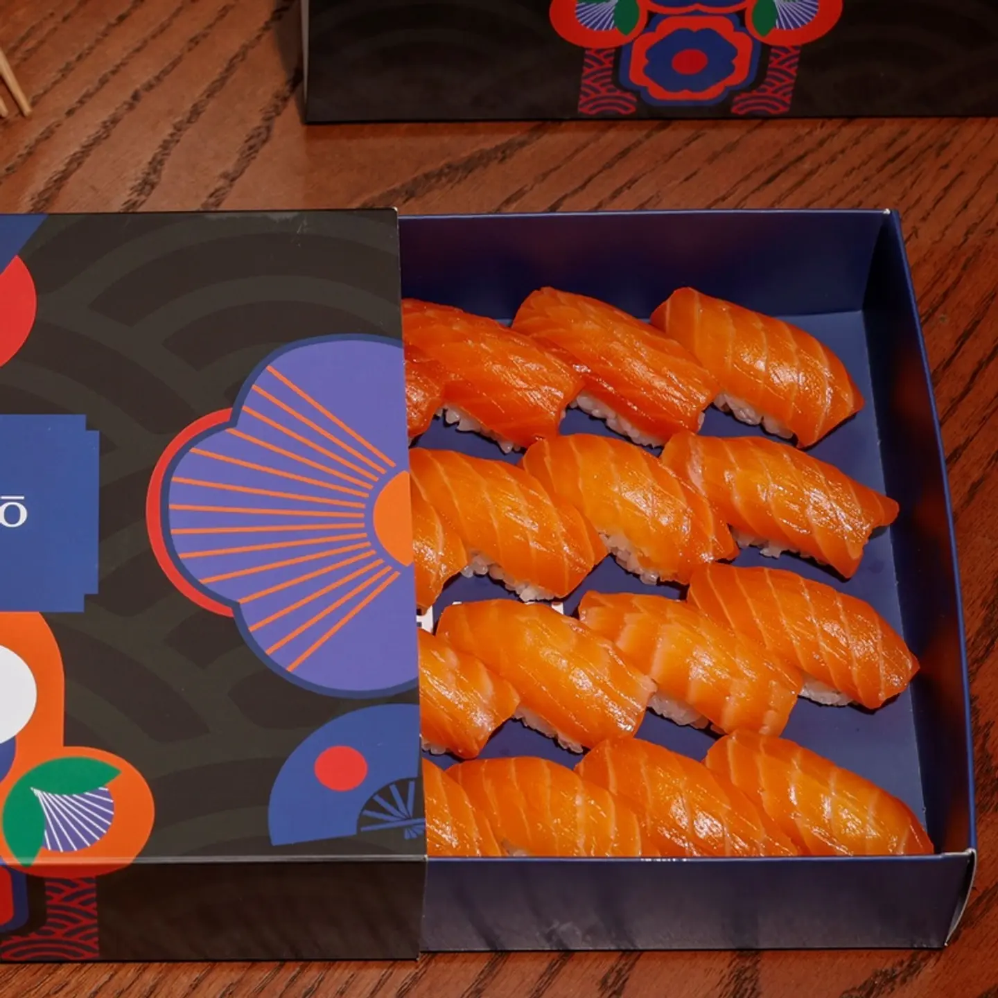 Salmon Nigiri Gathering Box 24 Pcs