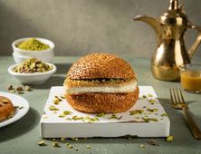 كعكة كنافة ناعمة بالقشطة