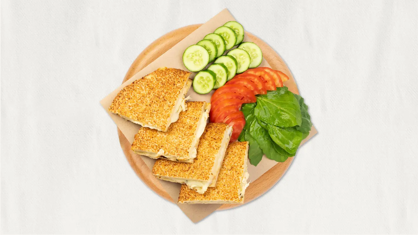 كعك السمسم بالأجبان الأربعة