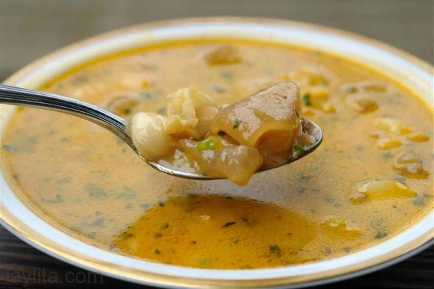 شوربة كوارع مع كوارع مخلية