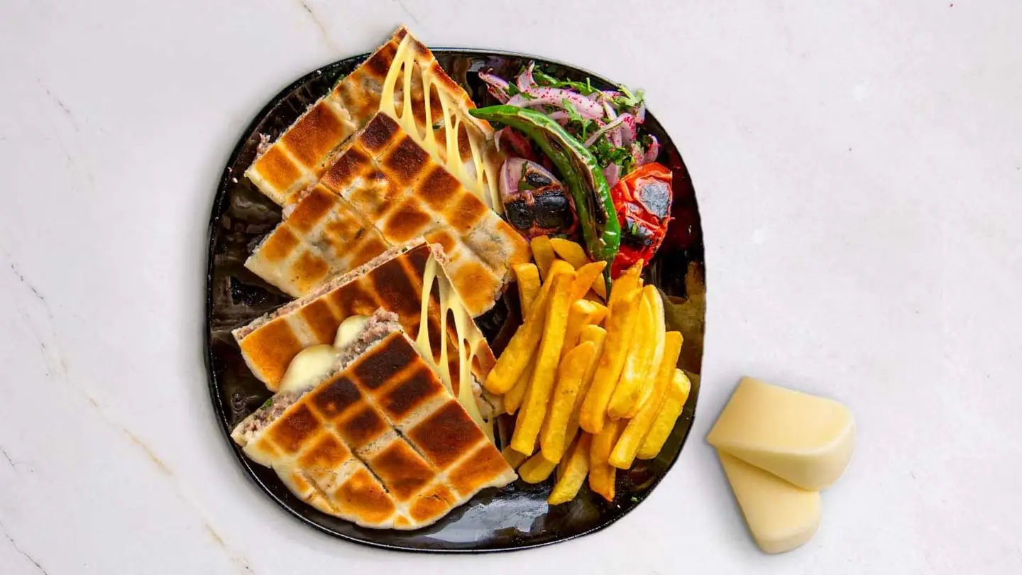 Arayes With Cheese And Meat
