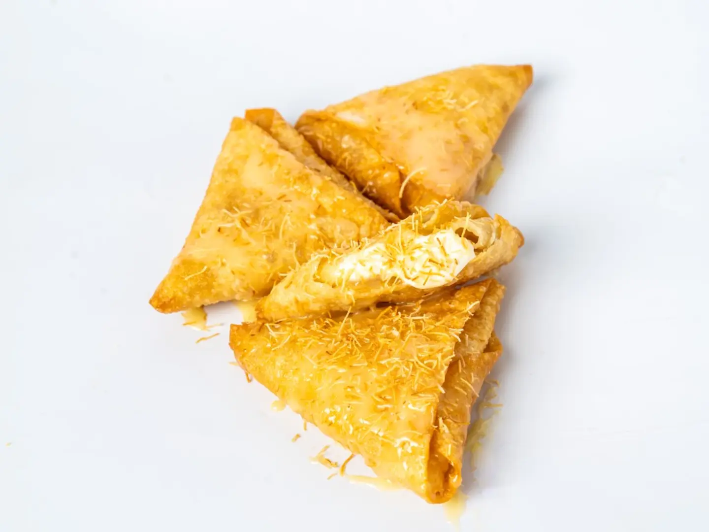 سمبوسه كنافه حليب محلى